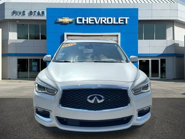 Used 2019 White INFINITI LUXE image 2