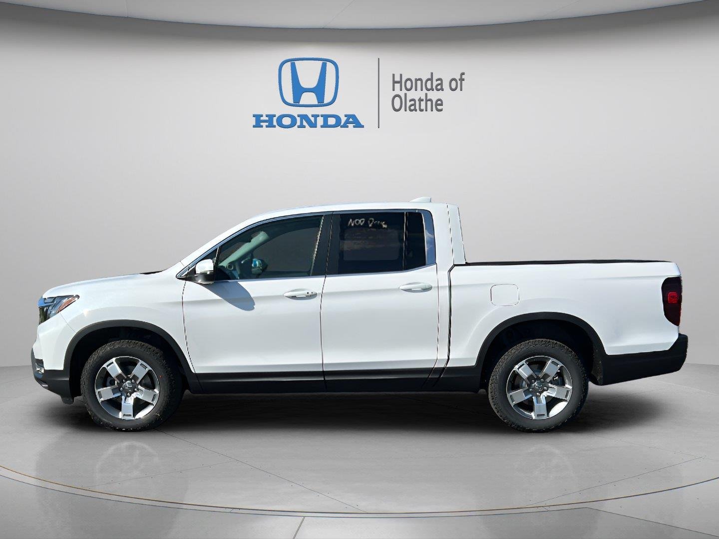 New 2026 Platinum White Pearl Honda RTL image 6