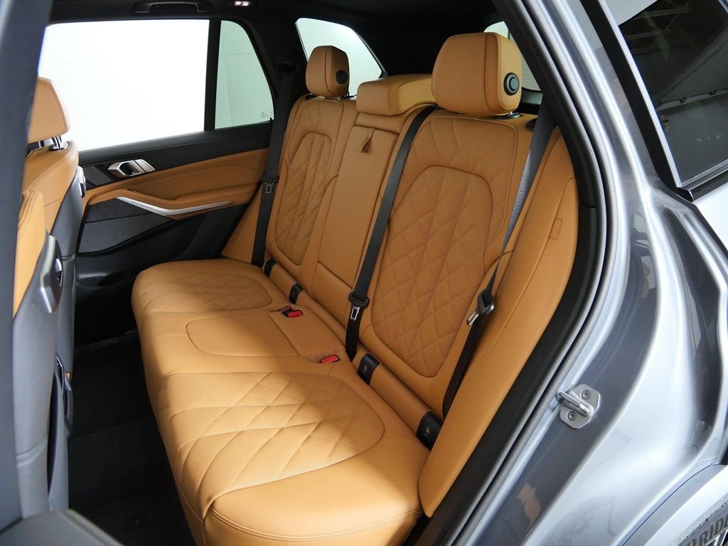New 2026 Skyscraper Grey Metallic BMW xDrive40i image 29