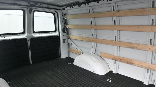 Used 2025 White GMC Work Van image 10
