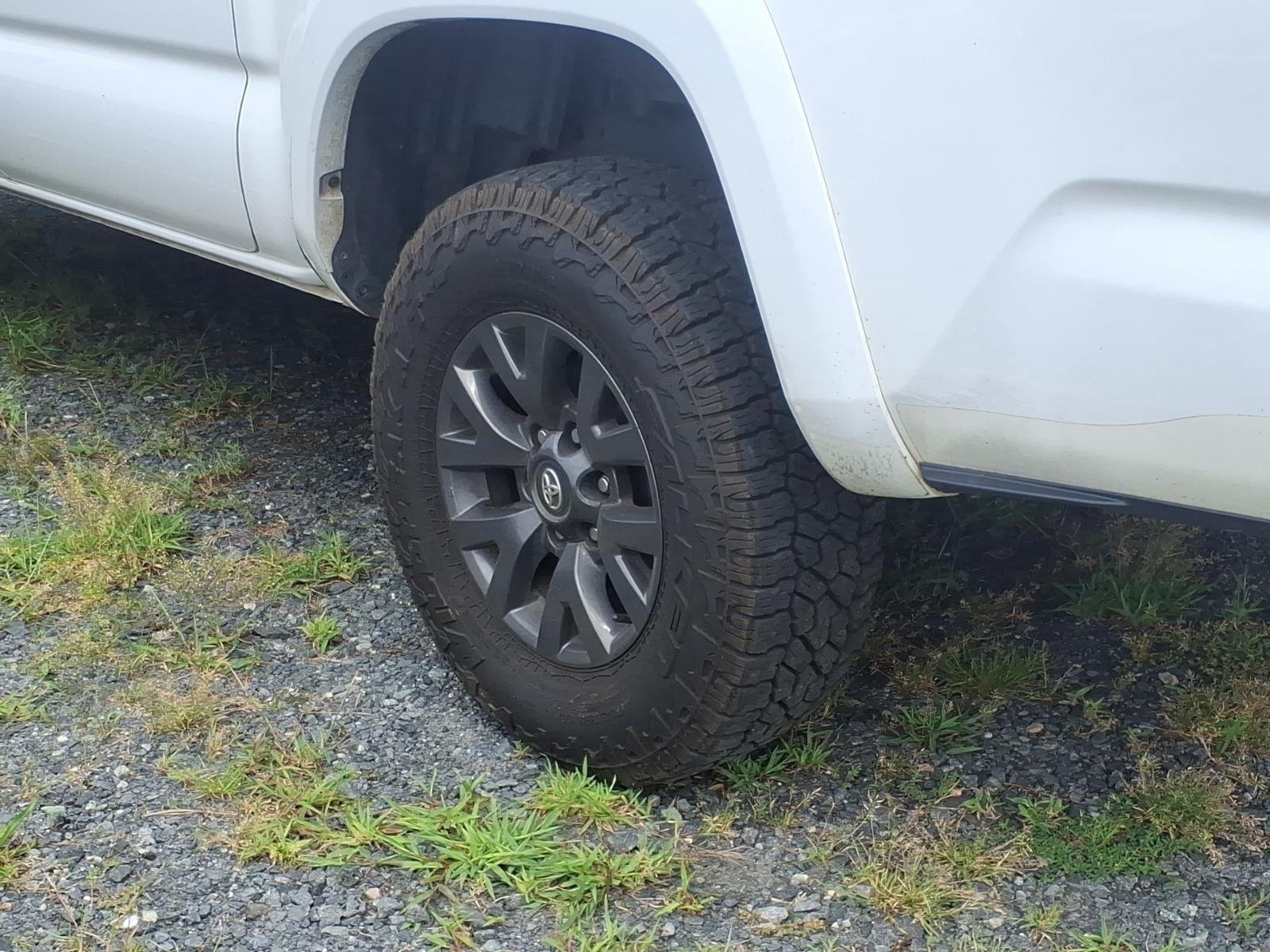 Used 2023 Ice Cap Toyota SR5 image 14