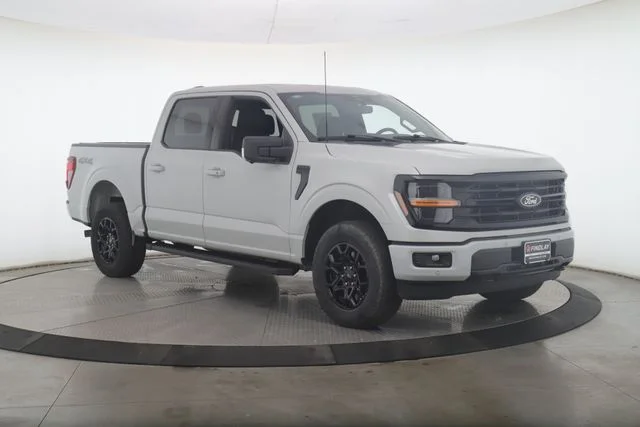 Used 2024 Silver Ford XLT image 2