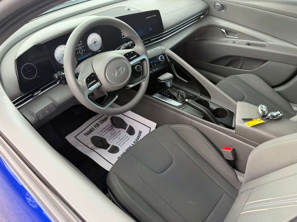 Used 2024 Intense Blue Hyundai SEL image 13
