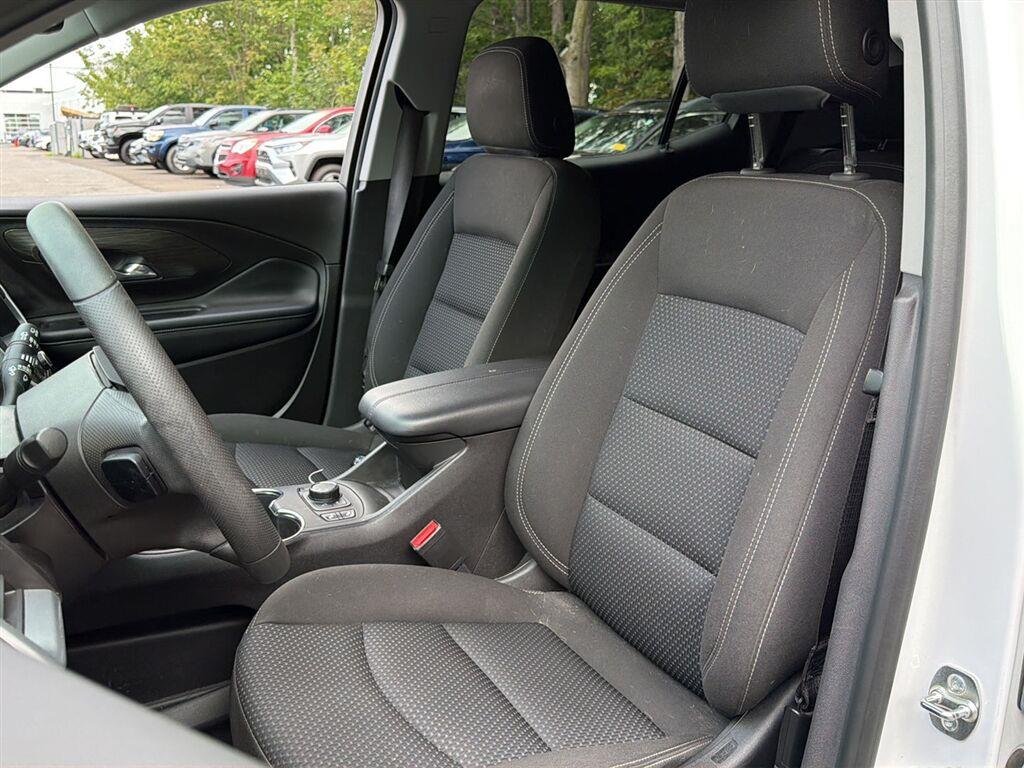 Used 2024 Summit White GMC SLE image 14