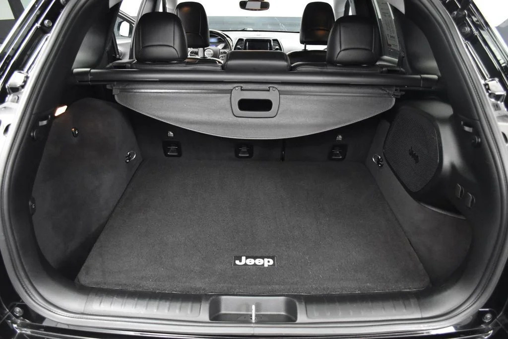 Used 2019 Black Jeep Overland image 25