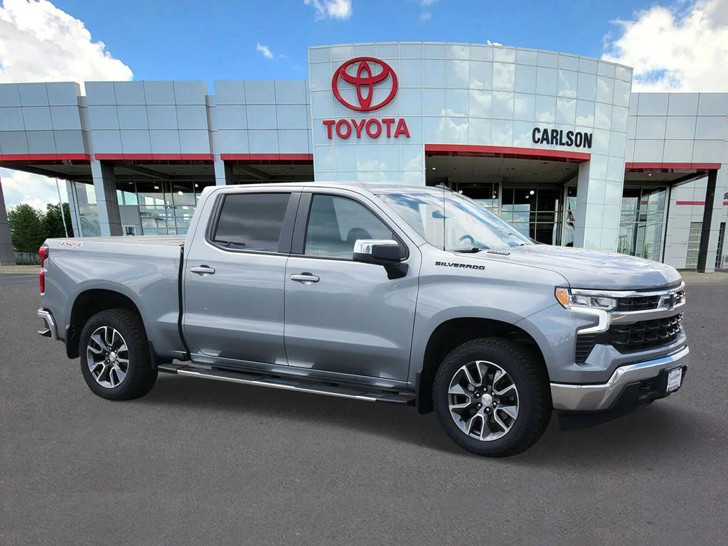 Used 2024 Chevrolet Silverado 1500 LT with VIN 3GCUDDE87RG133861 for sale in Minneapolis, Minnesota