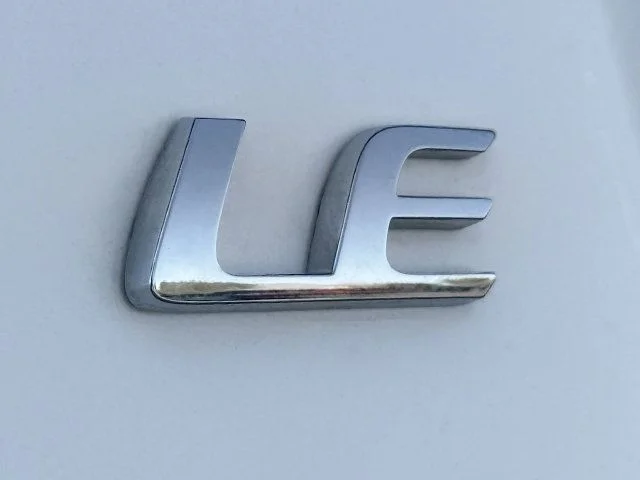 Used 2023 Ice Cap Toyota LE image 29