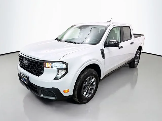 New 2026 Space White Metallic Ford XLT image 3