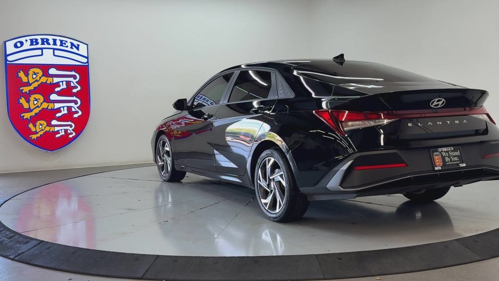 Used 2025 Abyss Black Hyundai SEL Sport image 6
