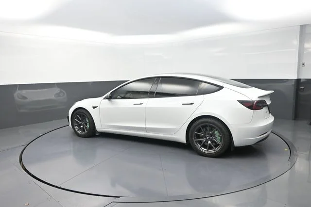 Used 2022  Tesla Long Range image 46