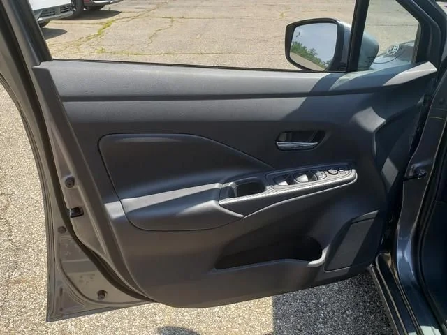 2025 Nissan Versa Sedan SV - Photo 11
