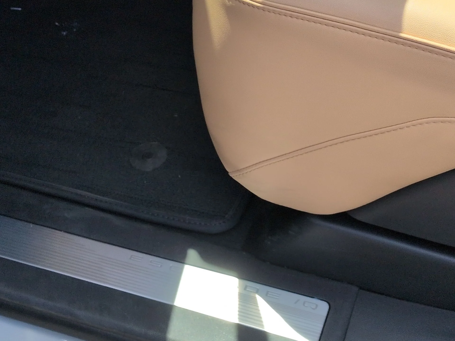 Used 2025 Silver Cadillac Luxury 2 image 35