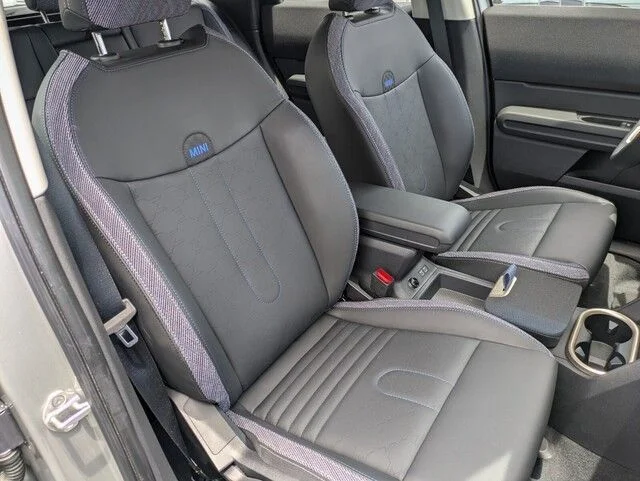 Used 2025 Silver MINI Cooper S ALL4 image 32