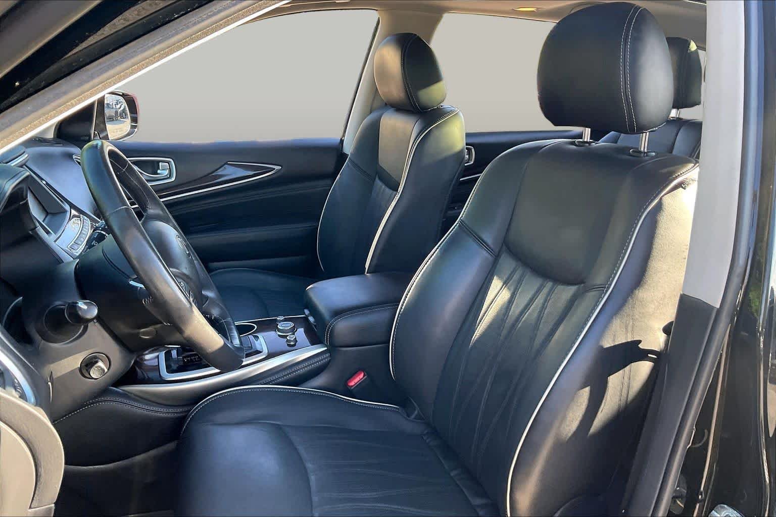 Pre-Owned 2019 INFINITI QX60 LUXE