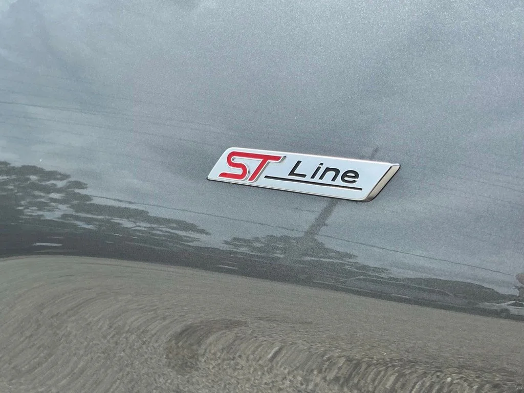 Used 2025 Gray Ford ST-Line image 26