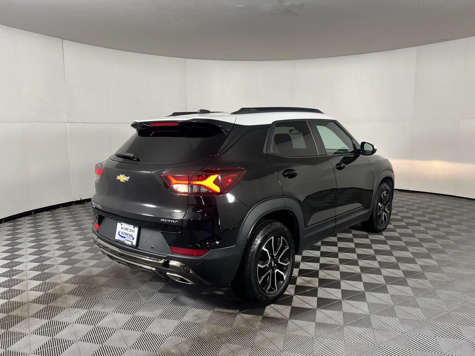 Used 2023 MOSAIC BLACK METALLIC Chevrolet ACTIV image 25