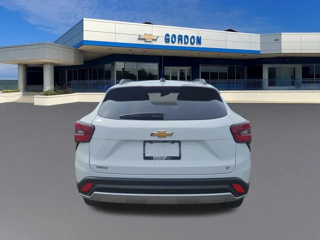 Used 2024 Summit White Chevrolet LT image 4