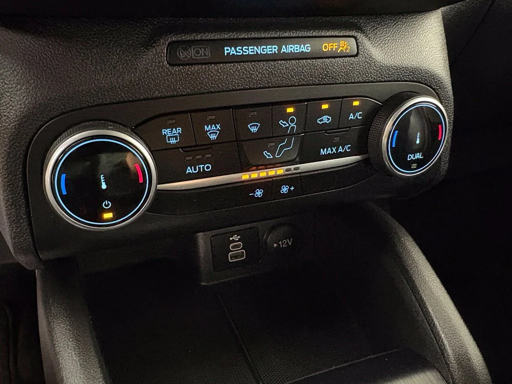 Used 2025 Gray Ford ST-Line image 35