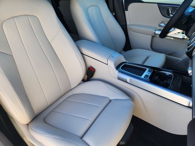 New 2026 Polar White Mercedes-Benz GLB 250 image 15