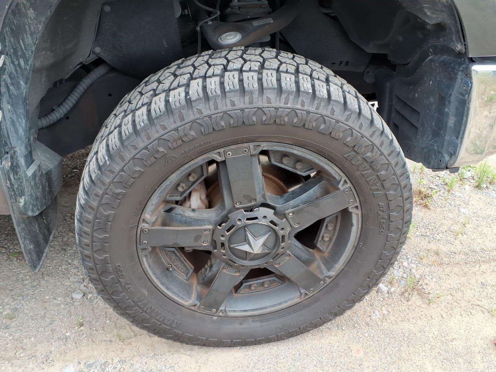 Used 2017 Magnetic Gray Metallic Toyota SR5 image 7