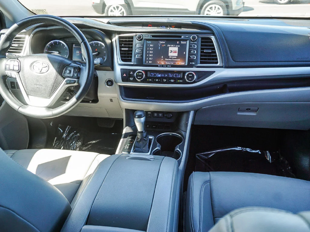 Used 2019 Black Toyota XLE image 14