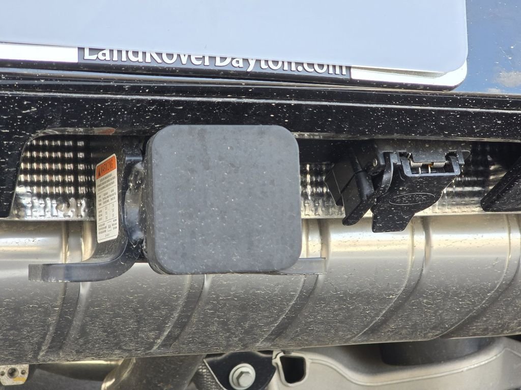 New 2026 Fuji White Land Rover X-Dynamic se image 19