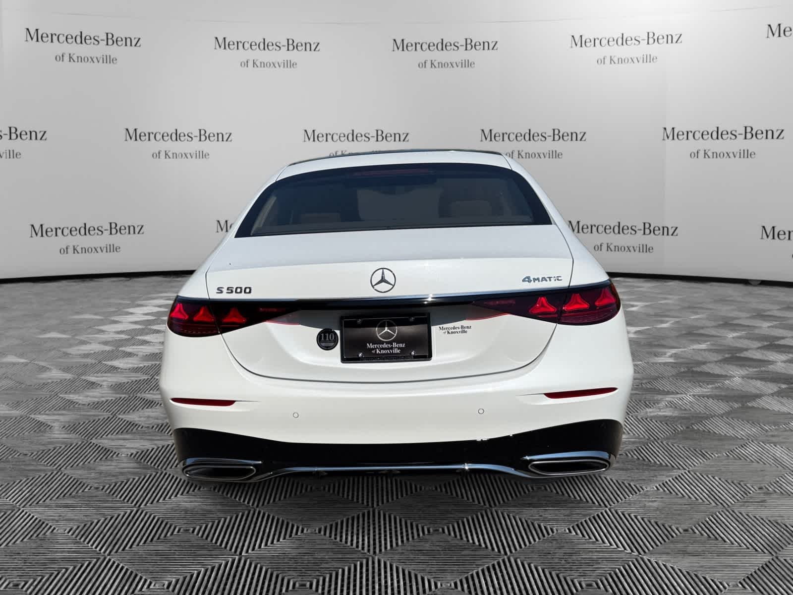 New 2027 MANUFAKTUR Moonlight White Metallic Mercedes-Benz S 500 image 4