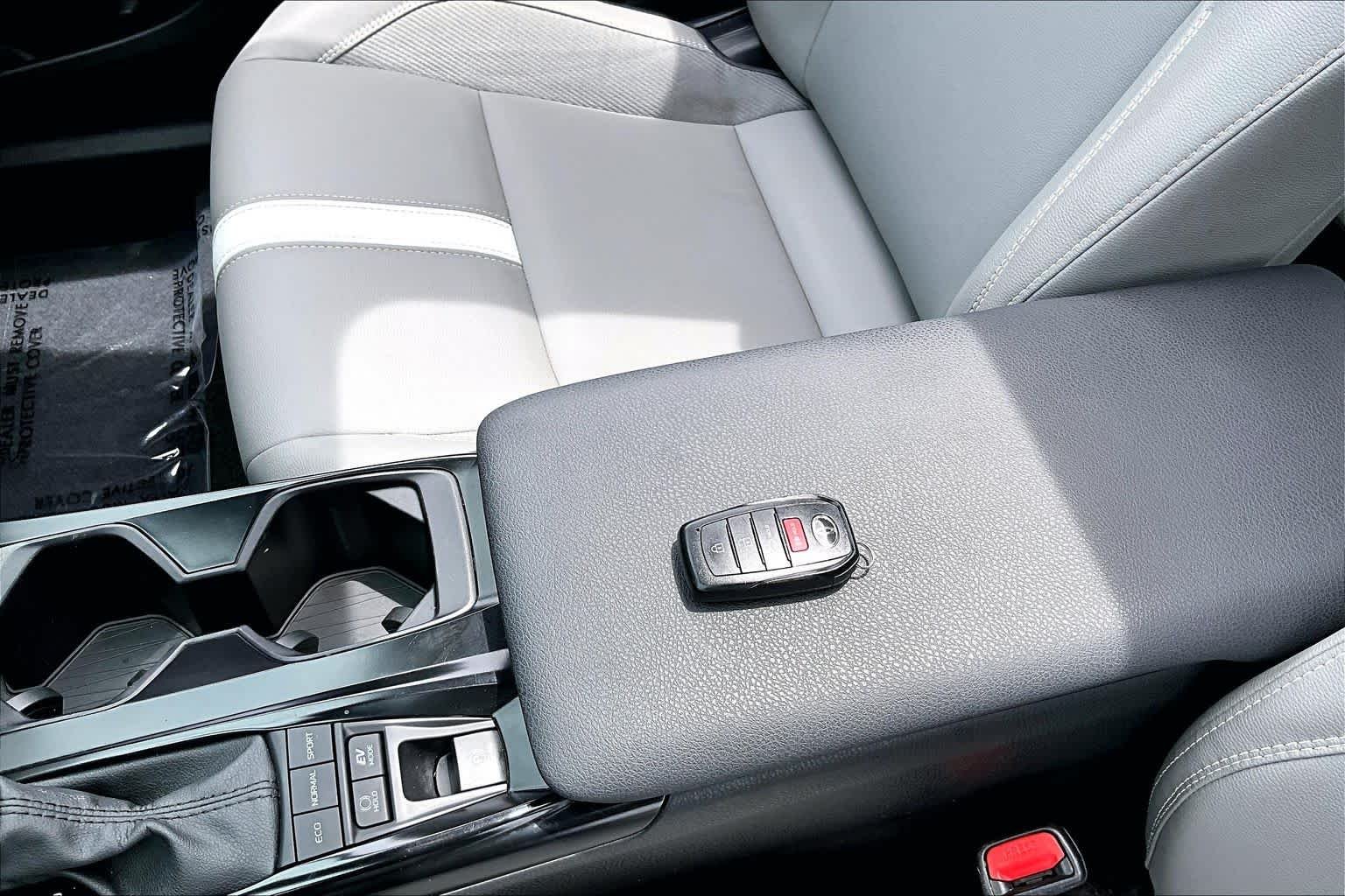 Used 2025 Underground Toyota SE image 15