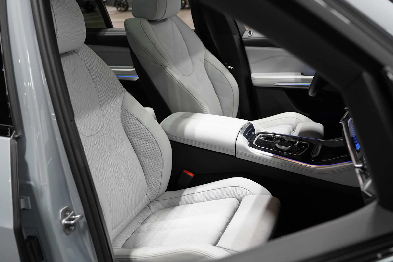Used 2026 Brooklyn Grey Metallic BMW sDrive40i image 11