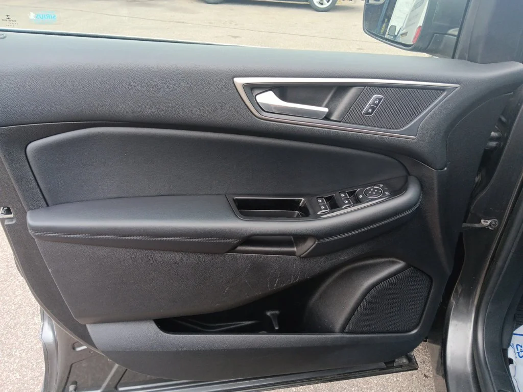 Used 2017 Magnetic Ford SEL image 17