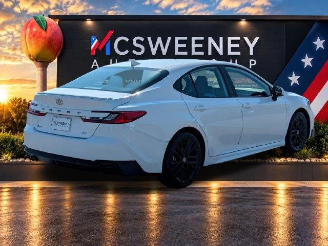 Used 2025  Toyota LE image 5
