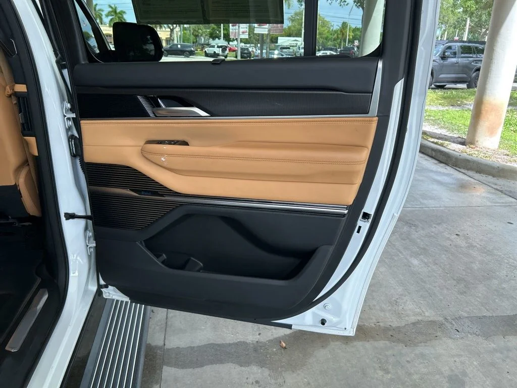Used 2025 White/off-white Jeep Series III image 50
