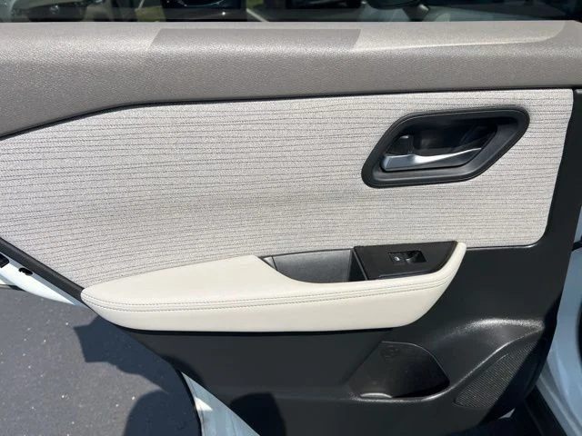 2023 Nissan Rogue SV - Photo 27