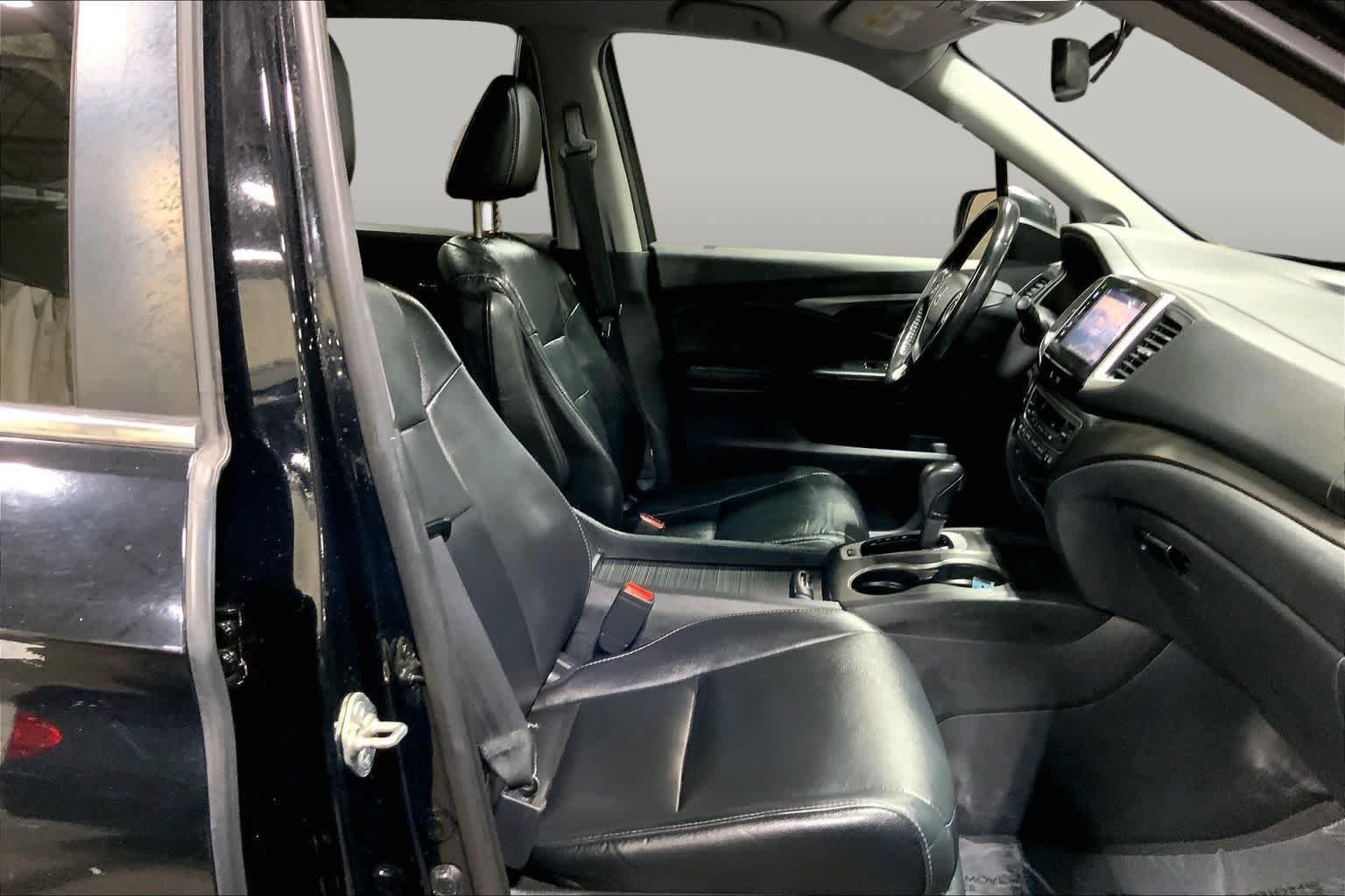 Used 2016 Crystal Black Pearl Honda EX-L image 9