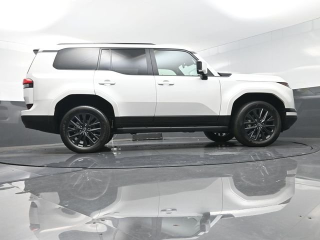 Used 2024 White Lexus 550 Premium image 58