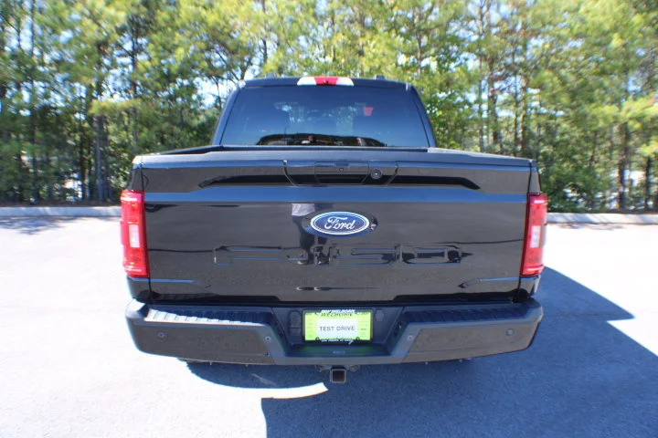 Used 2022  Ford LARIAT 4WD image 24