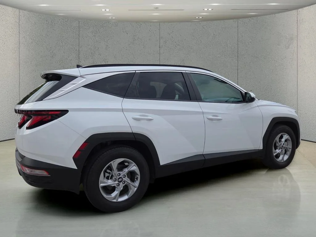 Used 2024 White Pearl Hyundai SEL image 3