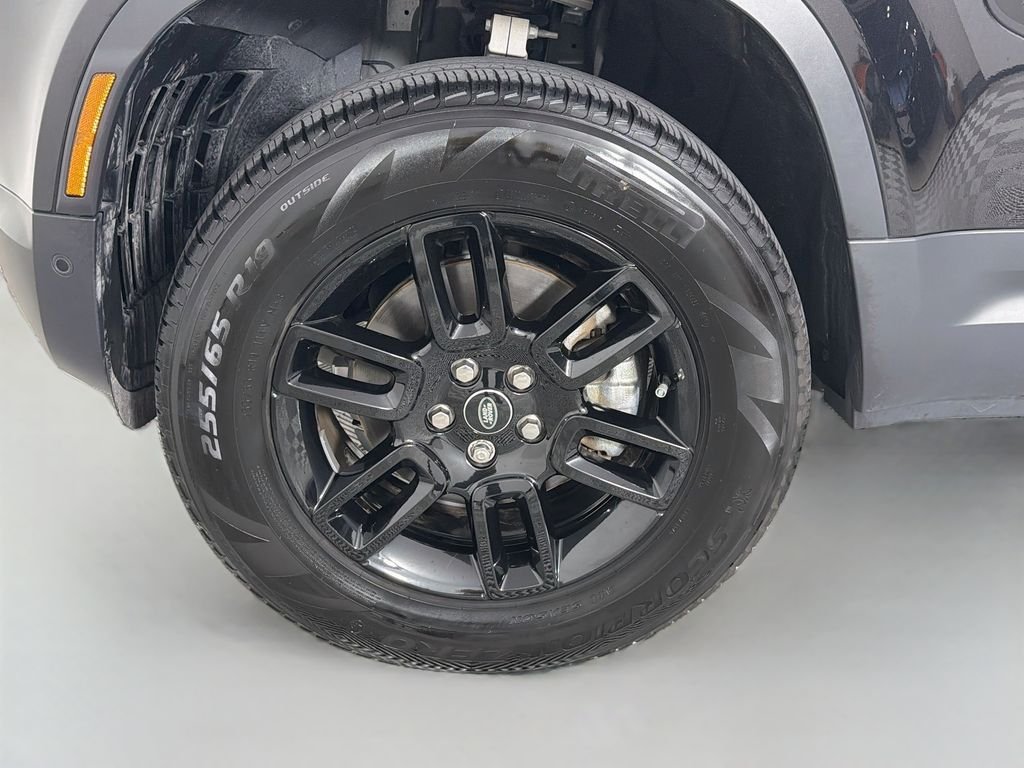Used 2025 Black Land Rover S image 34