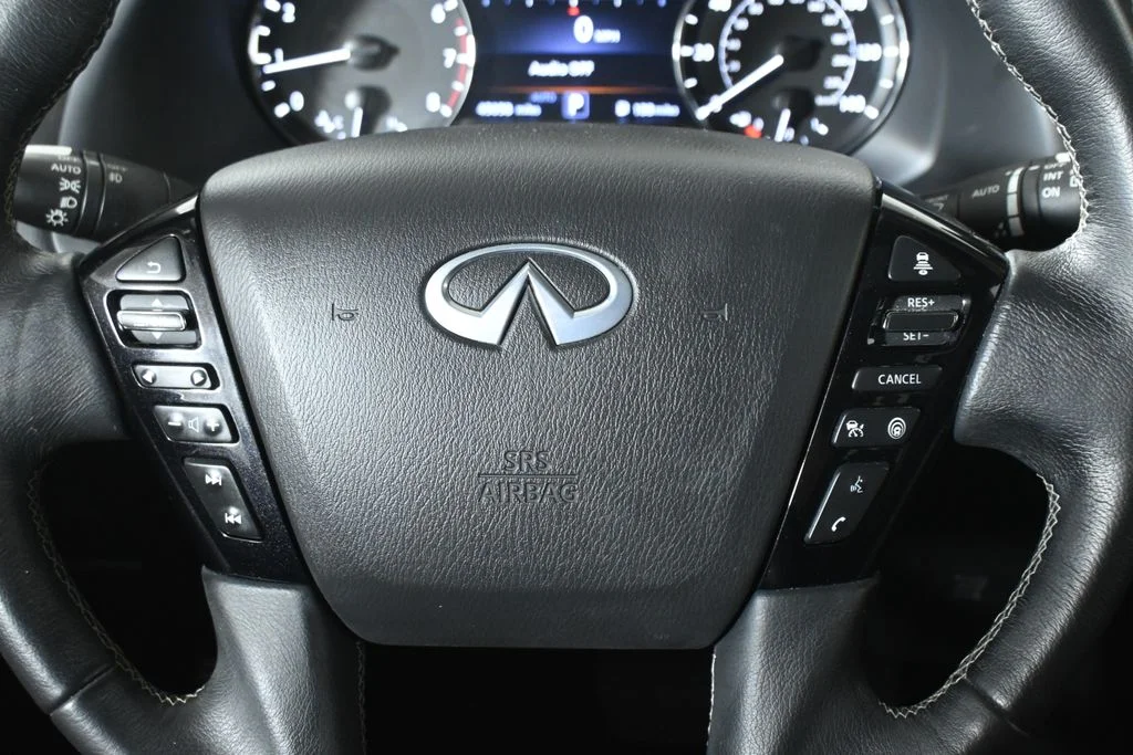 Certified Used 2023 White INFINITI LUXE image 19