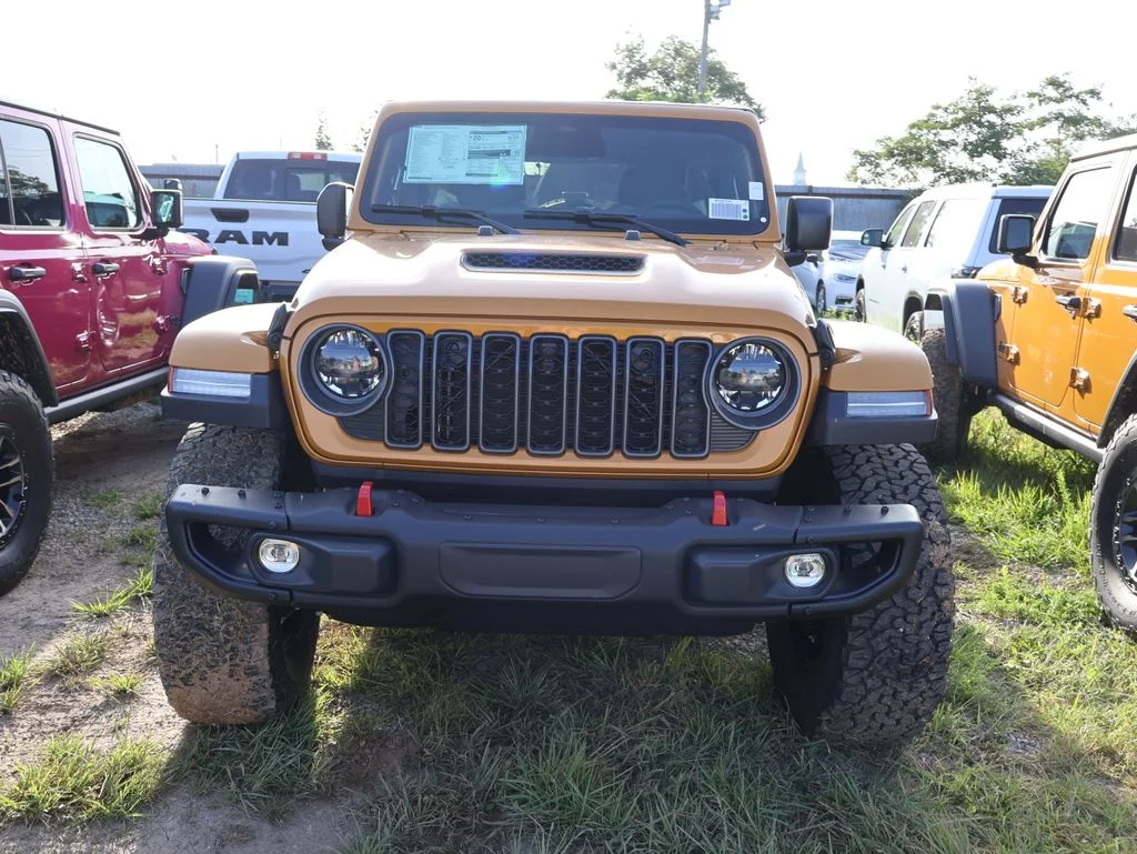 New 2026 Goldilocks Exterior Paint Jeep Rubicon image 6