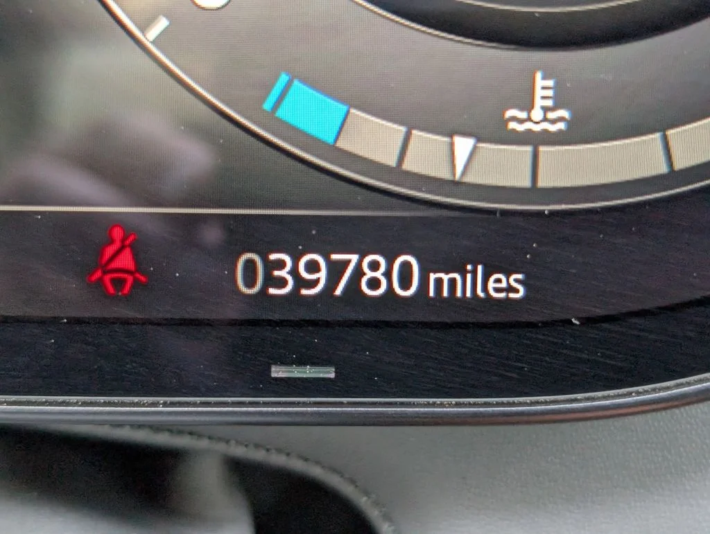 New 2023 Eiger Grey Land Rover SE image 24