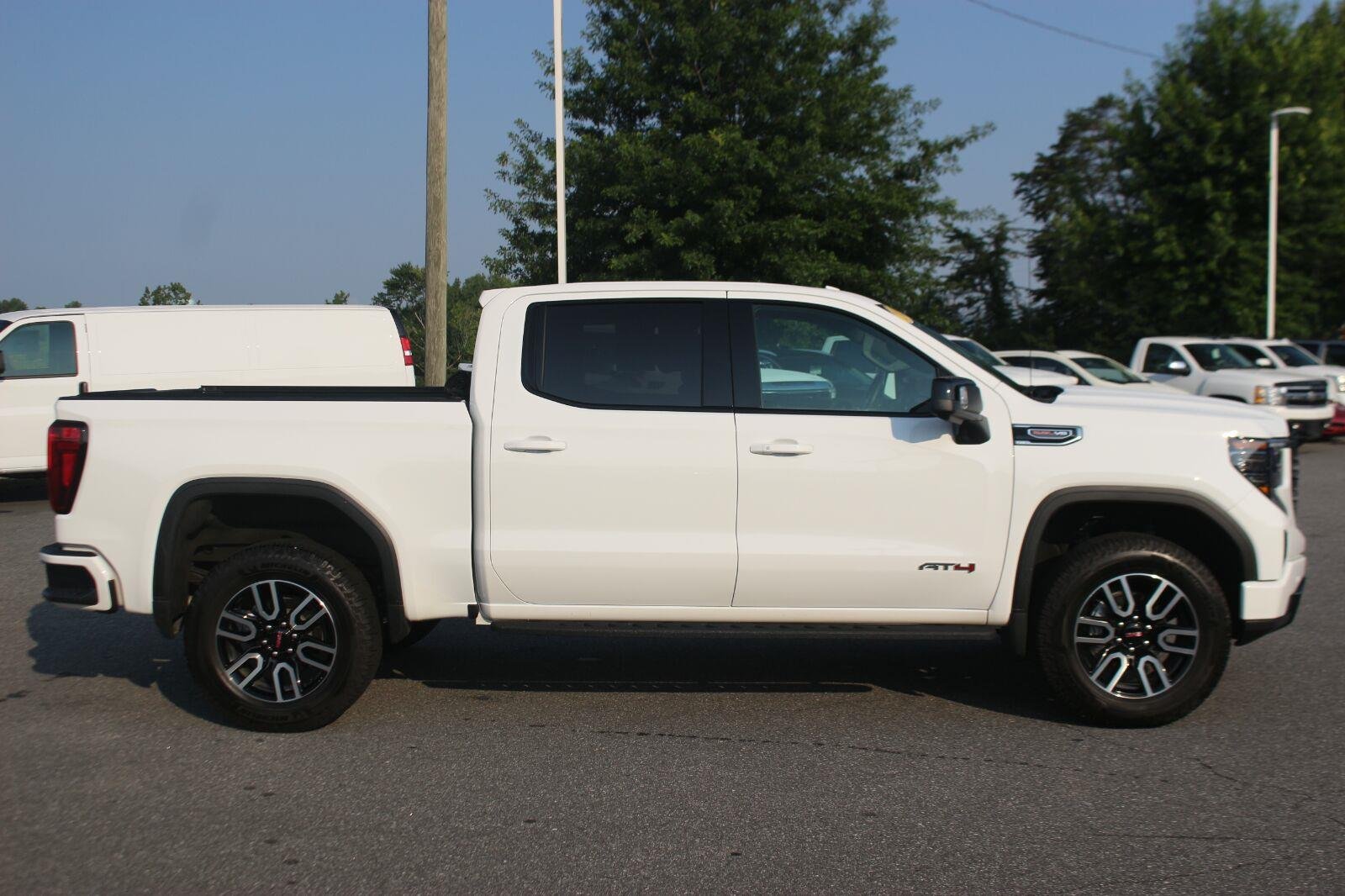 Used 2026 Summit White GMC AT4 image 8