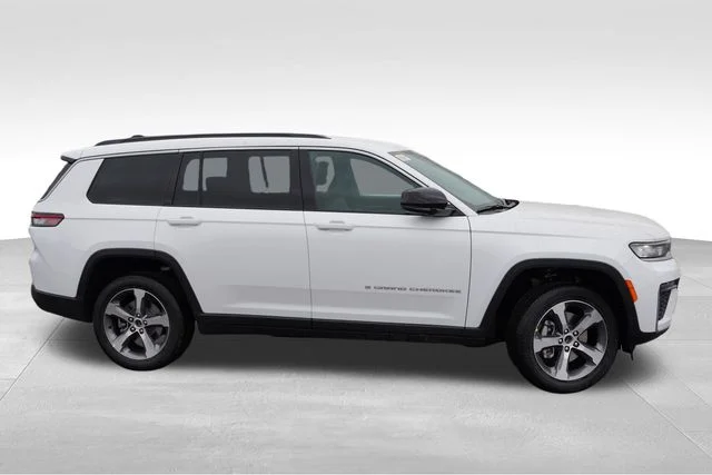 New 2026 Bright White Clearcoat Jeep Limited image 2