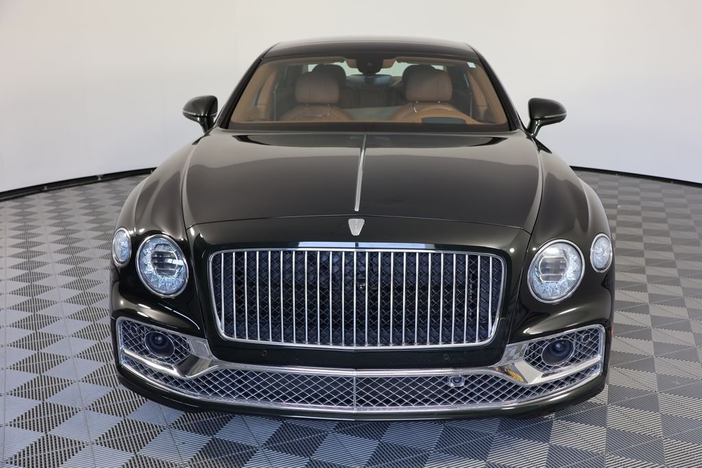 Used 2021 Black Bentley W12 image 3