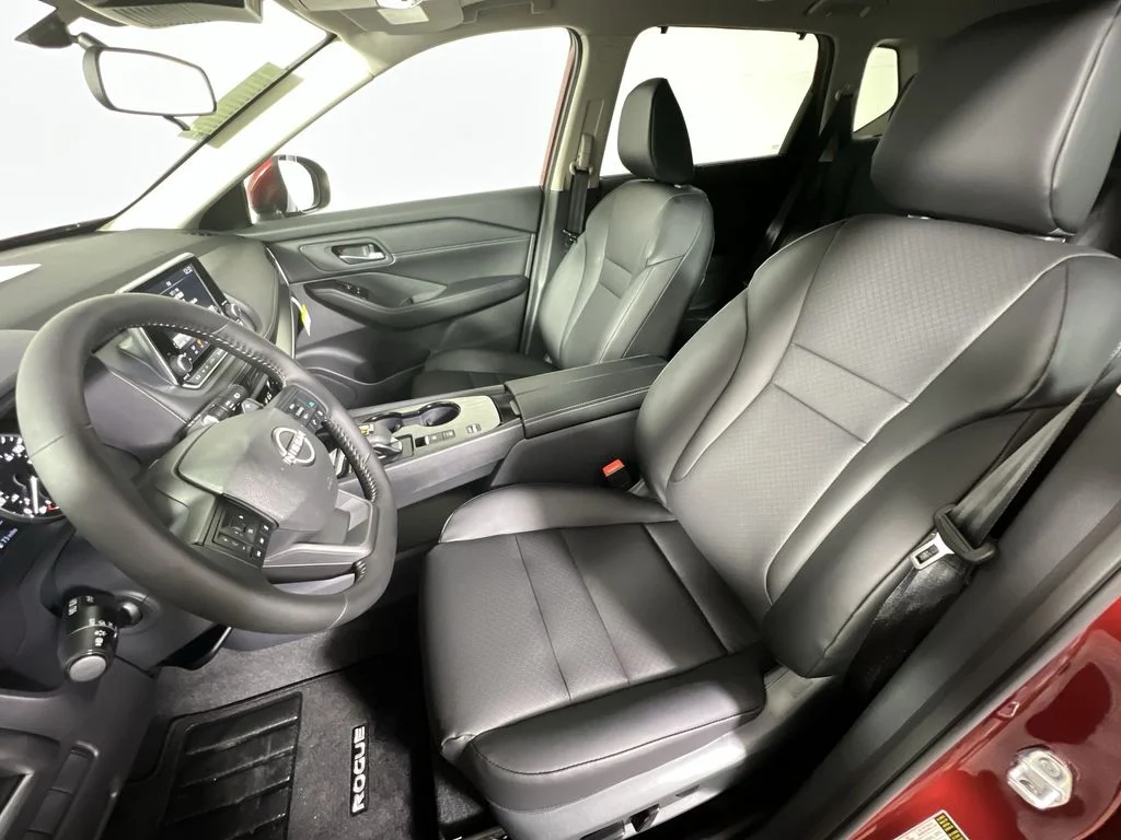 2026 Nissan Rogue SV - Photo 13
