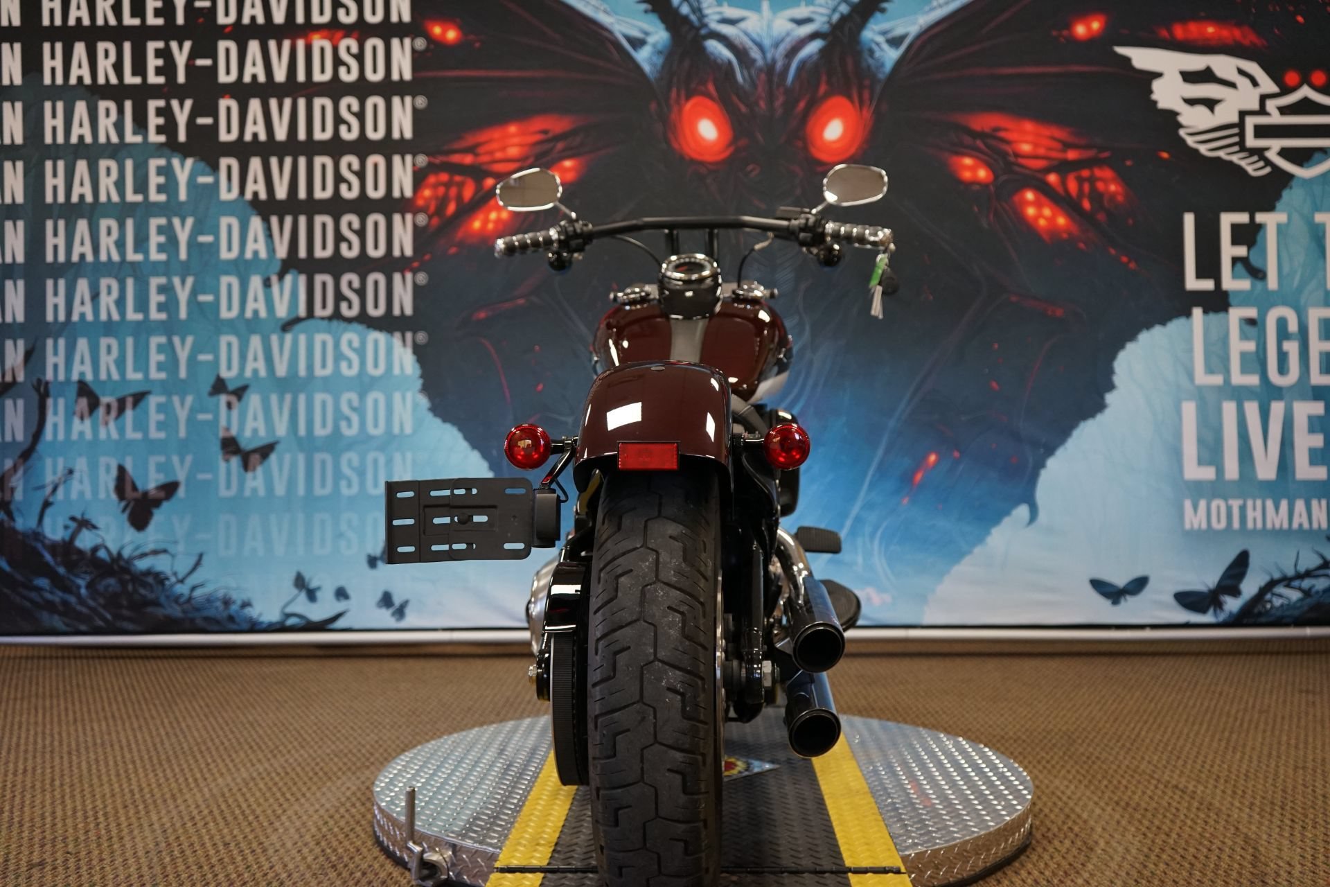 Used 2021 Midnight Crimson / Stone Washed White Pearl Harley-Davidson  image 3
