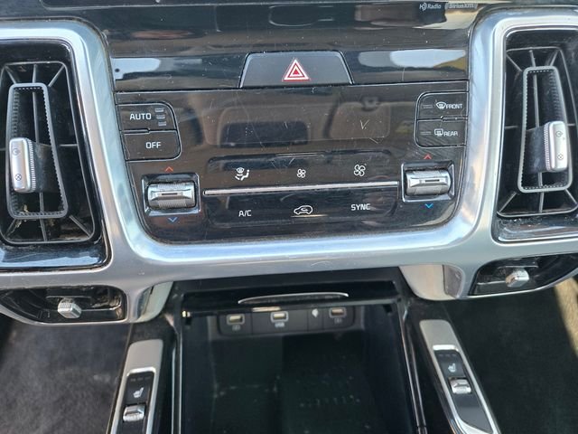 Used 2022 White Kia SX image 14