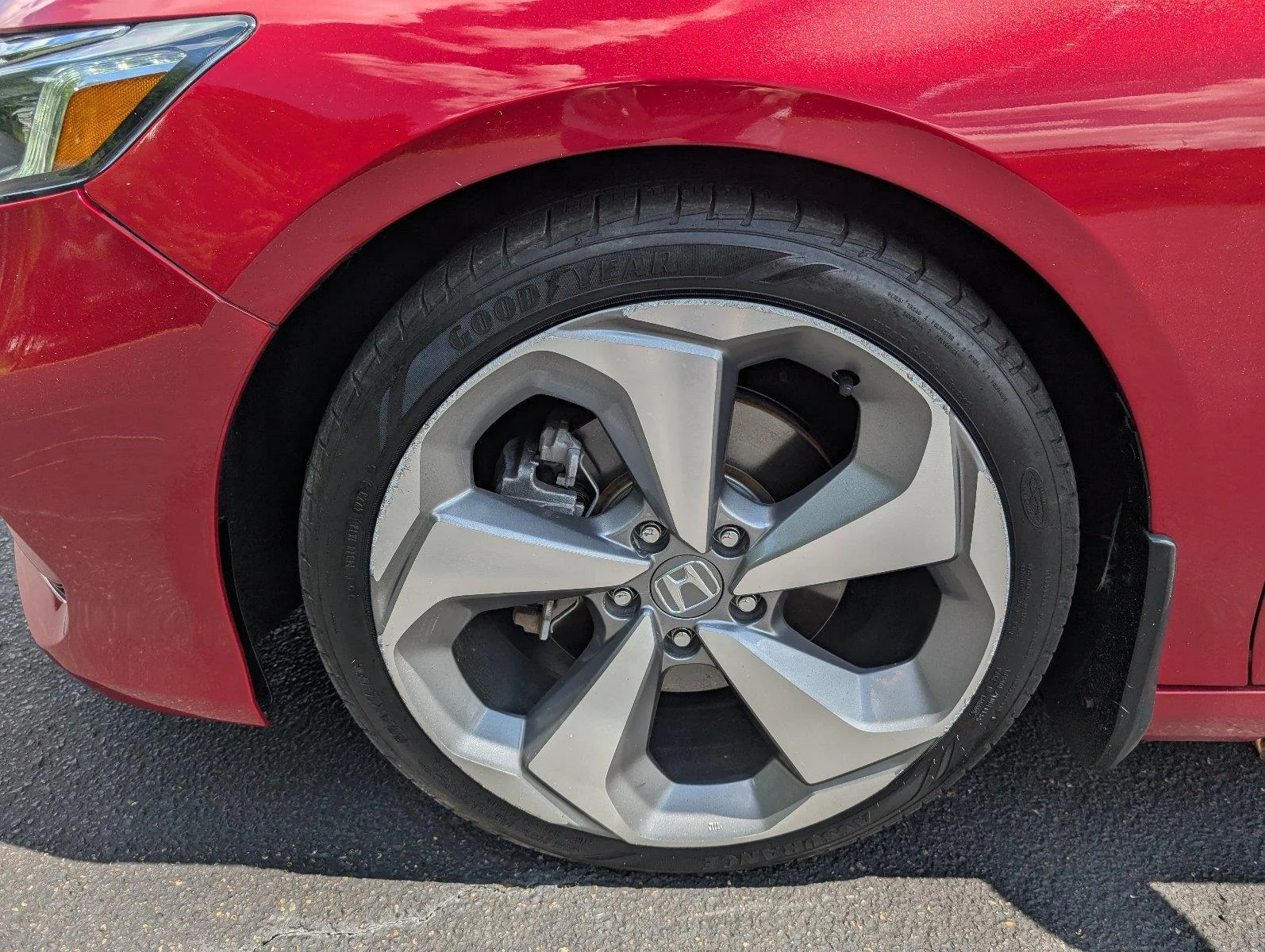 Used 2018 Radiant Red Metallic Honda Touring 1.5T image 11