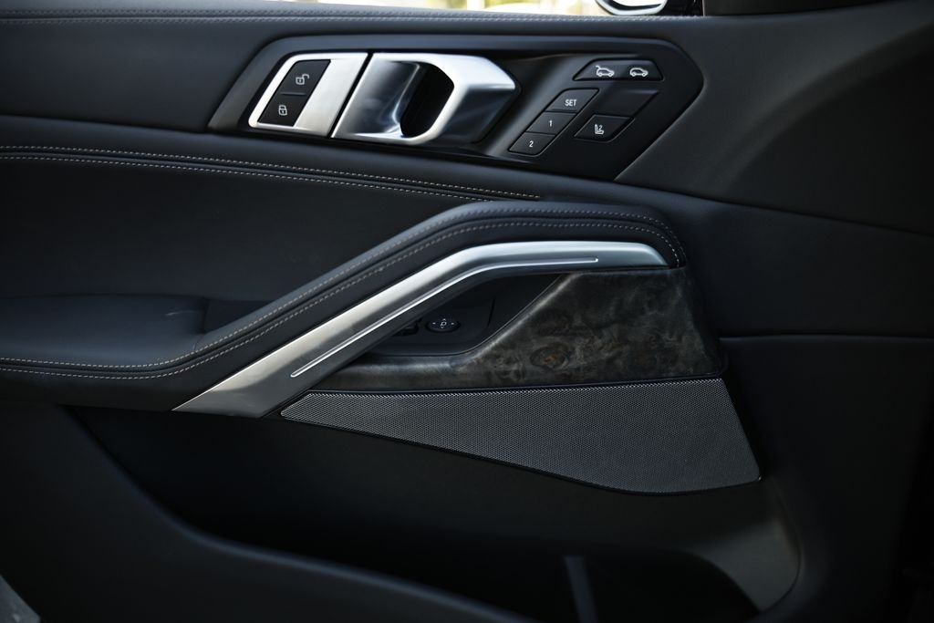 New 2027 Carbon Black Metallic BMW xDrive40i image 13