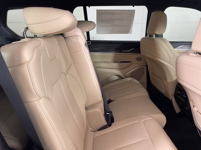 New 2025 Silver Zynith Exterior Paint Jeep Limited image 16